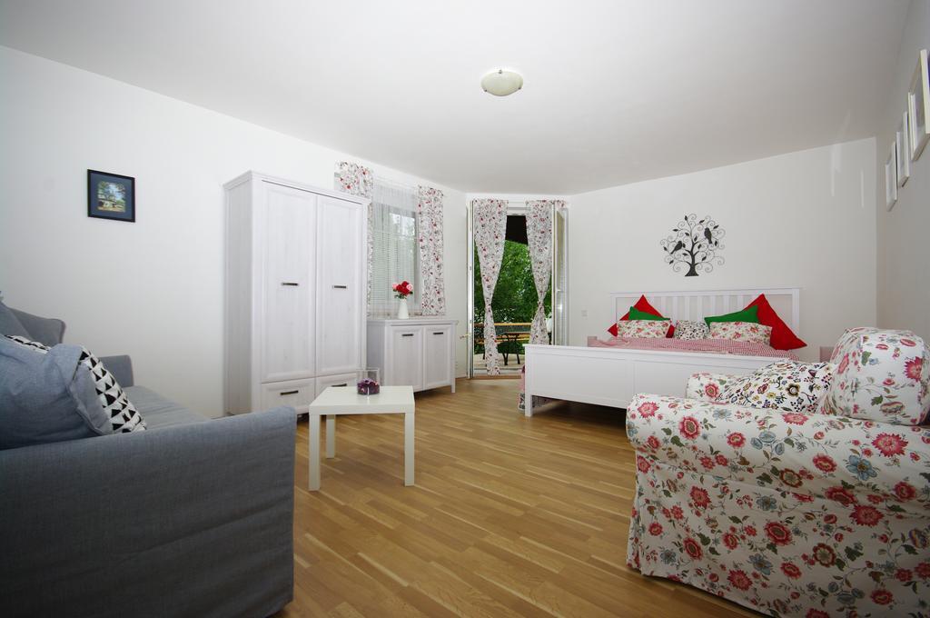 Cozy Gardens Apartments In Πράγα Εξωτερικό φωτογραφία